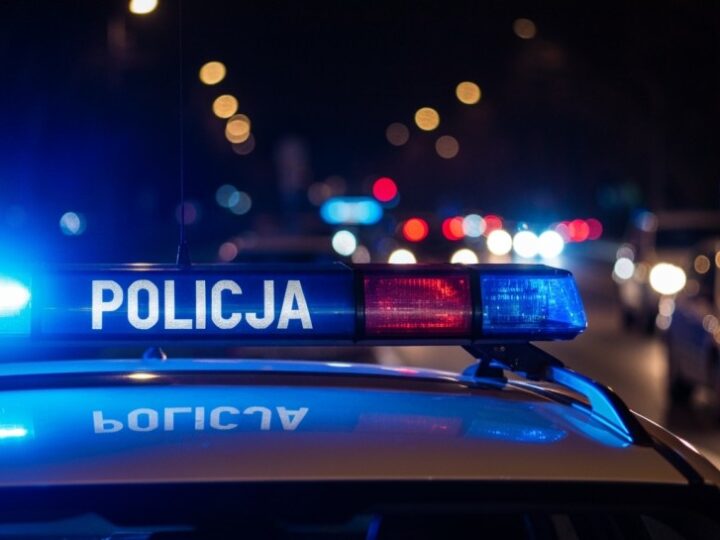 Pijany kierowca próbował przekupić policjantów gotówką na siedzeniu radiowozu