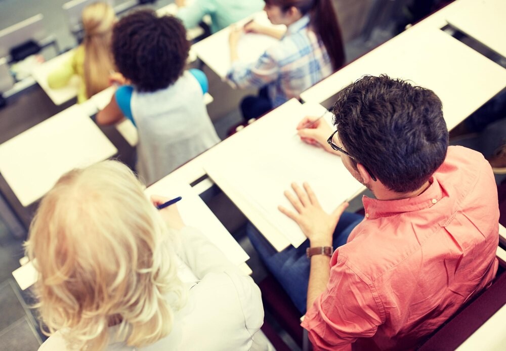 Burmistrz wyróżnia nauczycieli z Koziegłów w Dniu Edukacji Narodowej