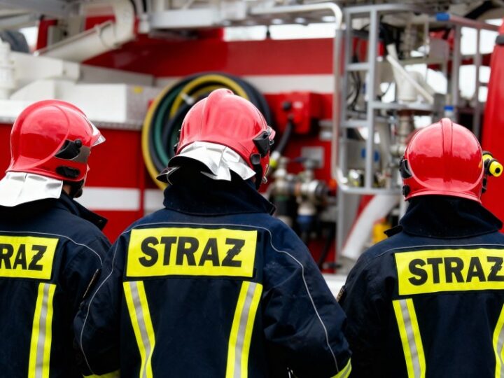 Bezpieczne działania z butlami gazowymi: Gminne ćwiczenia strażaków w akcji