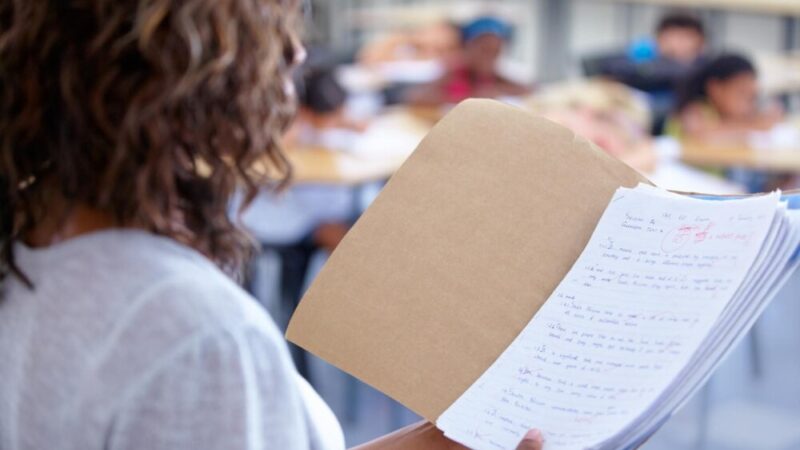 Myszków świętuje Dzień Edukacji Narodowej: Uczniowie i nauczyciele w blasku wdzięczności i talentu