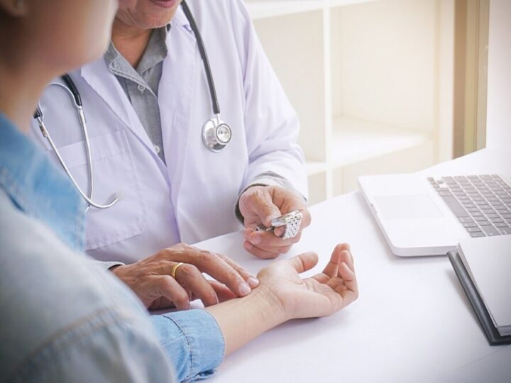 Jak zapewnić bezpieczeństwo osobom z demencją? Policja ostrzega!