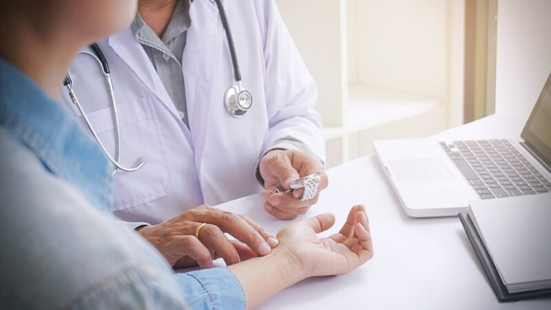 Jak zapewnić bezpieczeństwo osobom z demencją? Policja ostrzega!