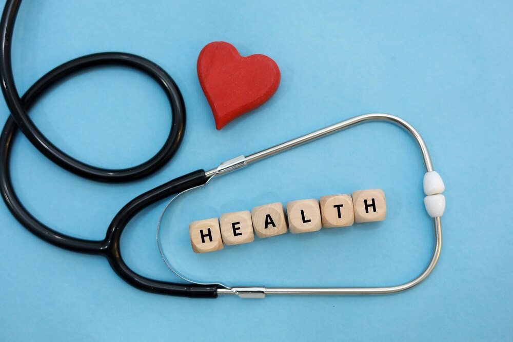 Policjanci edukują uczniów o bezpieczeństwie podczas ferii zimowych