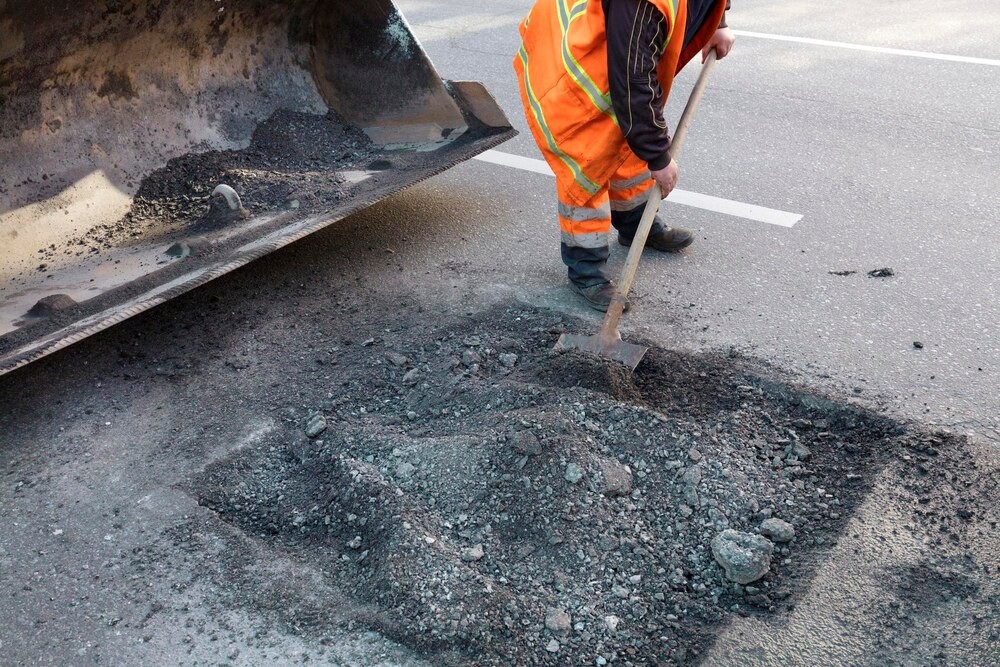 Intensywne opady śniegu w niedzielę: jak dbamy o drogi?