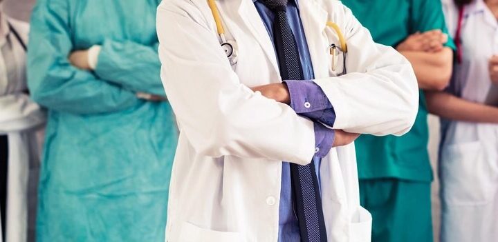 Tylko wykwalifikowani lekarze mogą przeprowadzać zabiegi medycyny estetycznej!