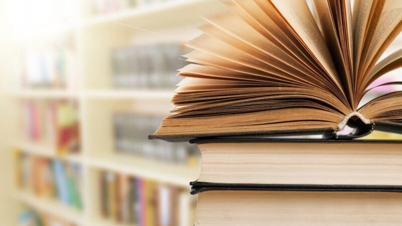 Kreatywne ferie z brokatem w jastrzębskiej bibliotece