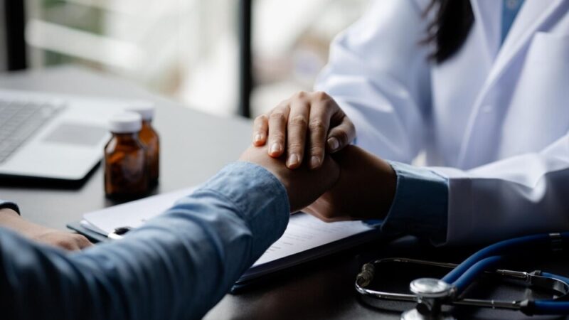 Autoagresja: Klucz do zrozumienia i wsparcia w walce z tabu