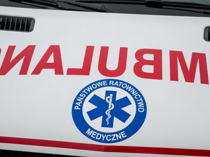 Mundurowi uczą przedszkolaków zasad bezpieczeństwa