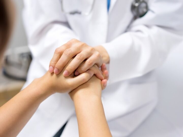 Wójt Gminy Poraj składa hołd pracownikom ochrony zdrowia w ich święto