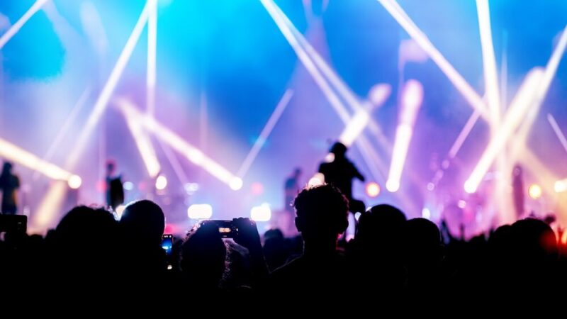 Muzyczne święto dla mam w Koziegłowach – niezapomniane emocje i artystyczne doznania!